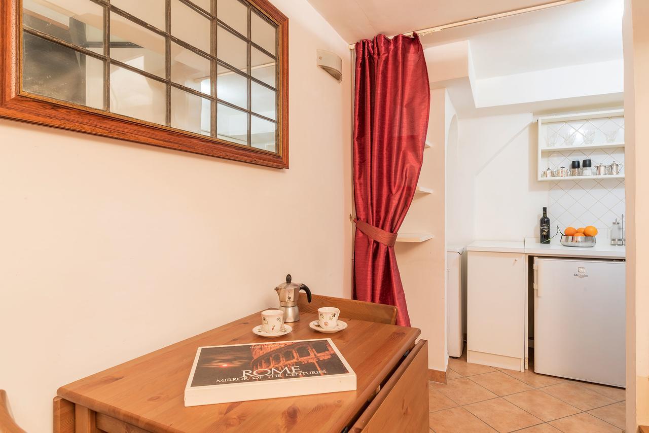 רומא Sweet Little Suite Near Pantheon מראה חיצוני תמונה